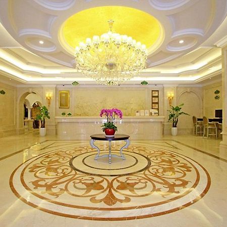 Vienna Hotel Waigaoqiao Shanghái Exterior foto